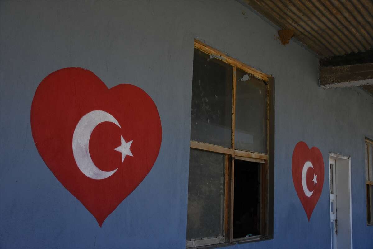 Konya’da muhtar aşkı için fırçayı - boyayı eline aldı, mahalleli sıraya girdi 4